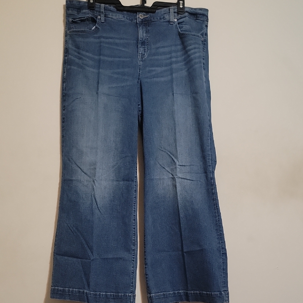 Torrid Wide Leg Jeand